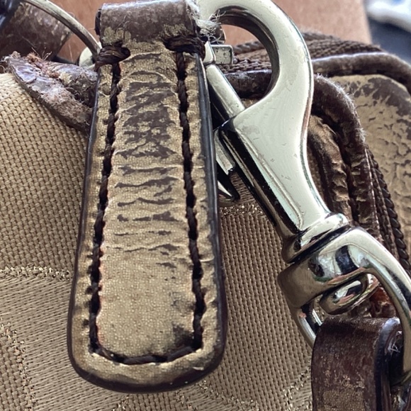 Coach Double Zip Wrist Strap Signature Canvas Envelope Wallet - Picture 7 of 8